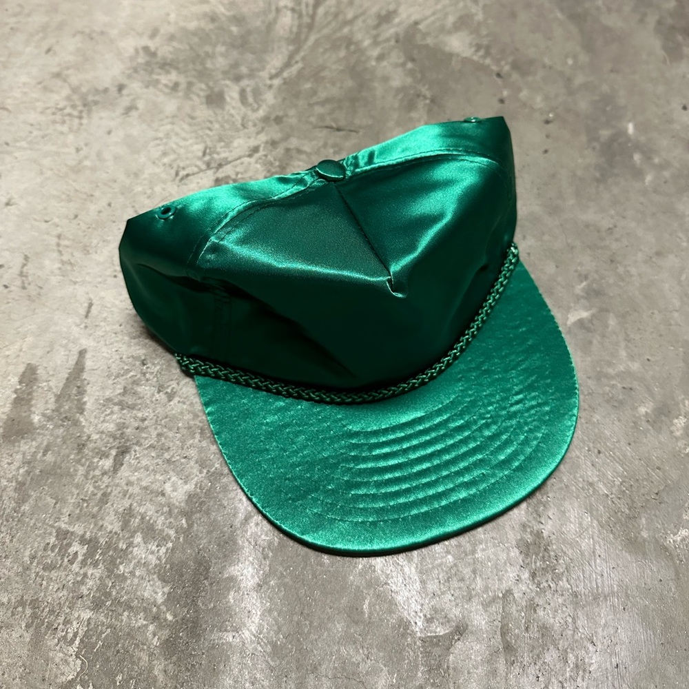 Dead stock satin hat - Picture 3 of 3